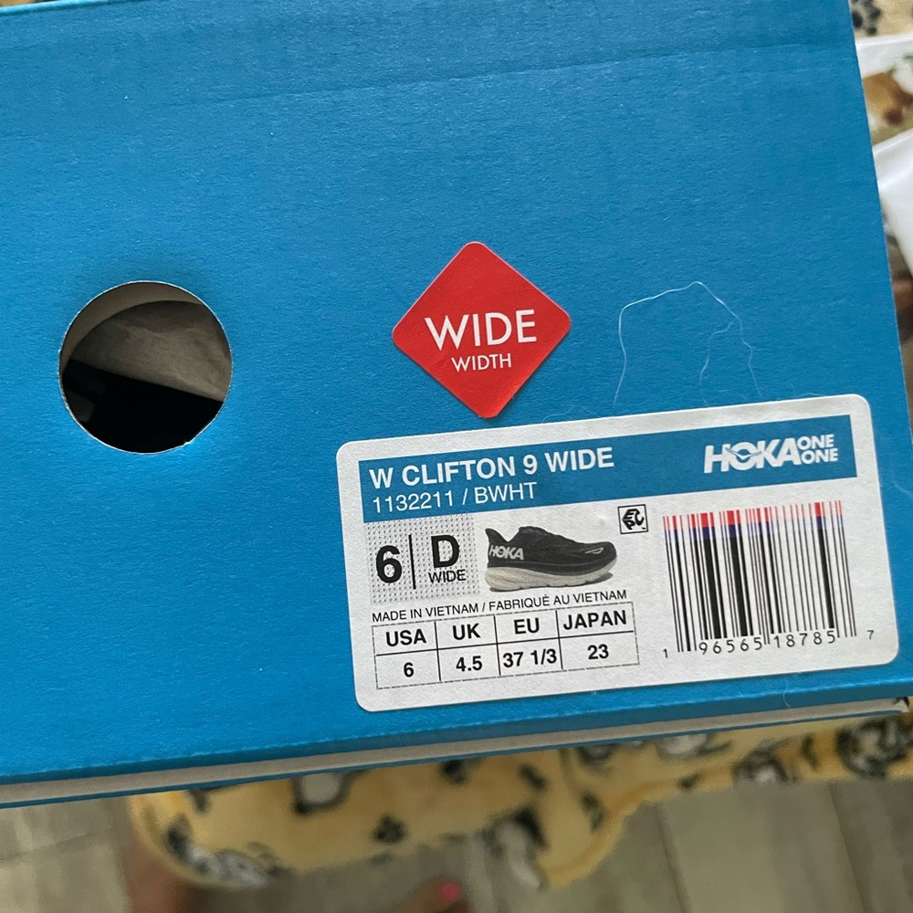 HOKA One One Clifton 9 Wide Running Shoes